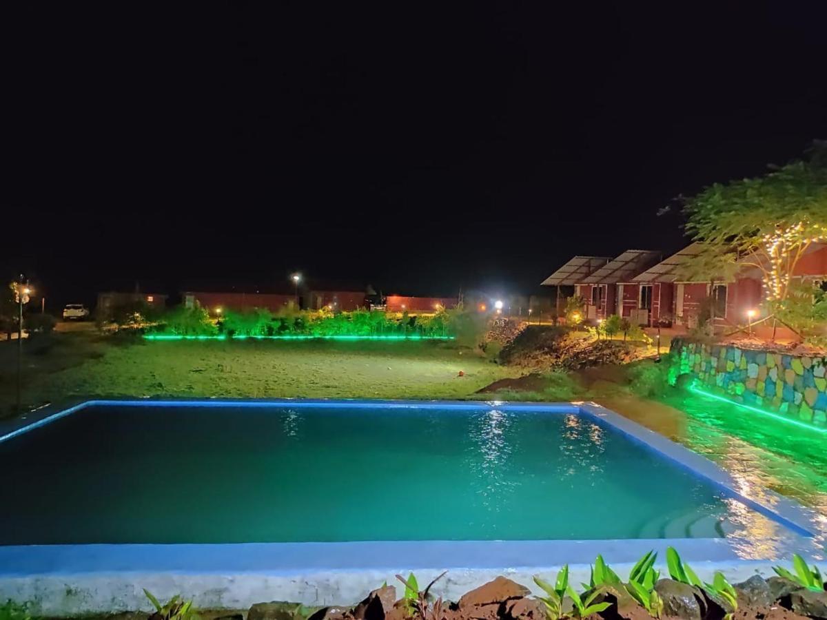 Mysticstays Resort Wai Экстерьер фото