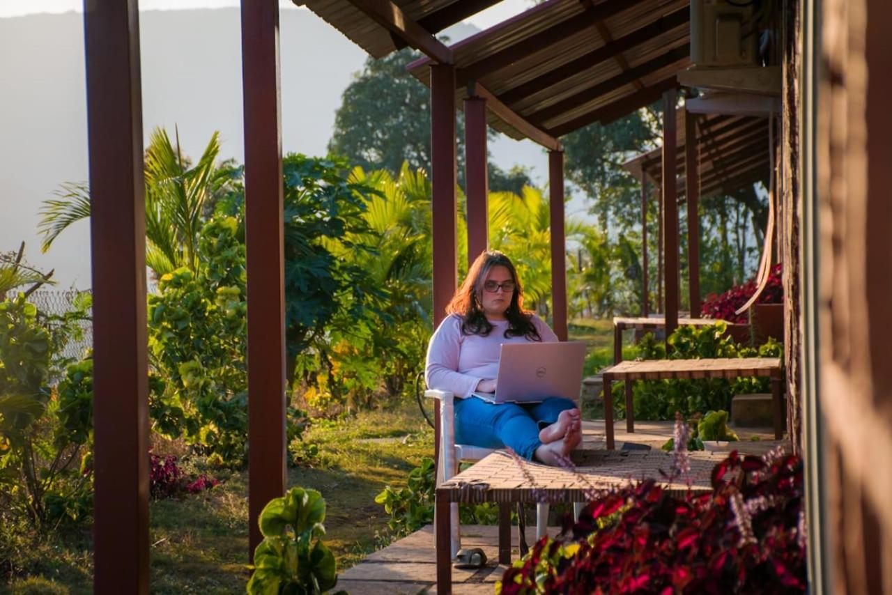 Mysticstays Resort Wai Экстерьер фото