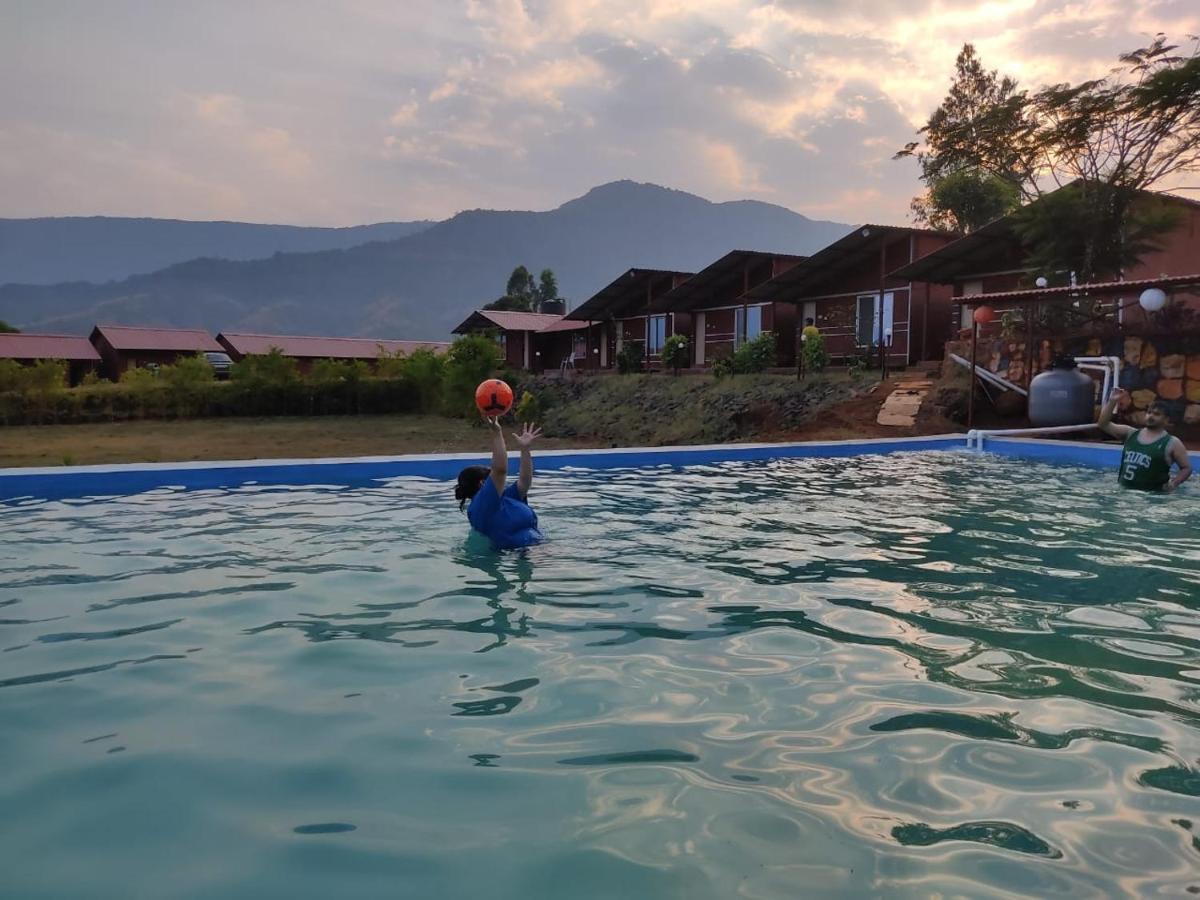 Mysticstays Resort Wai Экстерьер фото