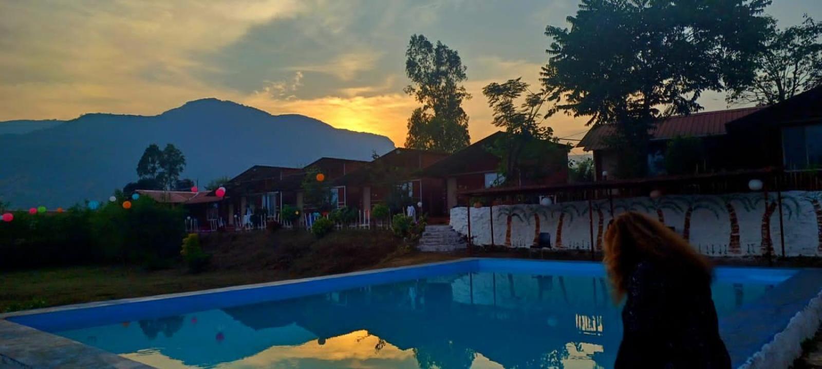 Mysticstays Resort Wai Экстерьер фото