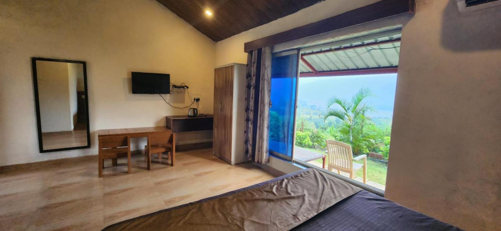 Mysticstays Resort Wai Экстерьер фото