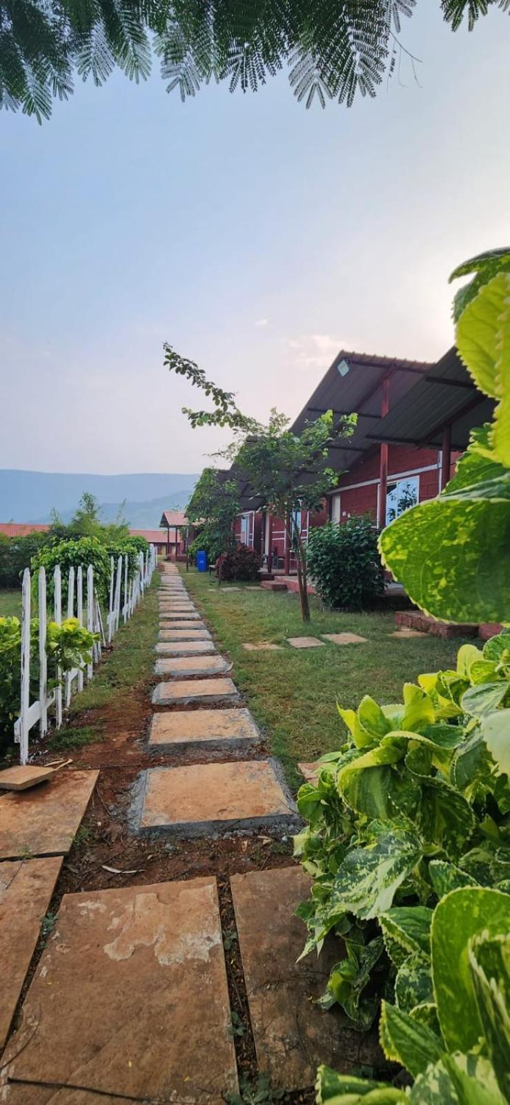Mysticstays Resort Wai Экстерьер фото