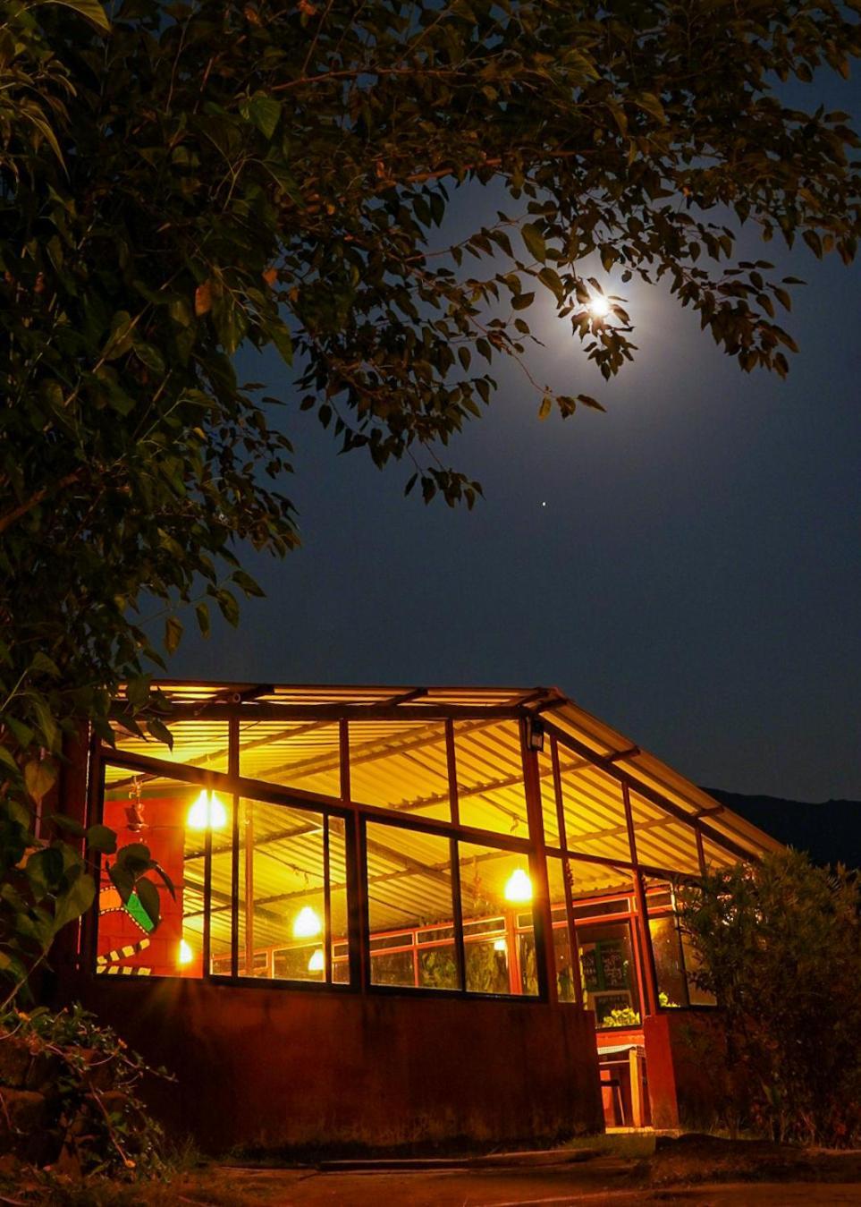 Mysticstays Resort Wai Экстерьер фото